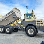 Rokbak-articulated-haulers-make-first-public-appearance-01