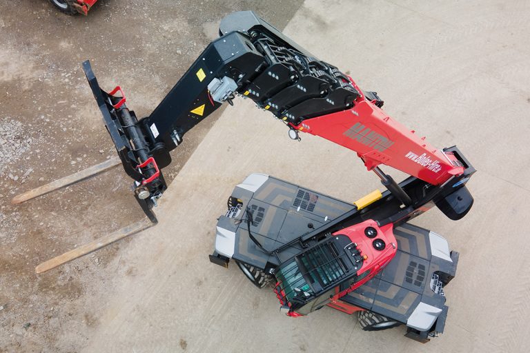 Manitou serves up “Le pièce de résistance” as Boles Hire purchases it’s 100th Manitou Roto