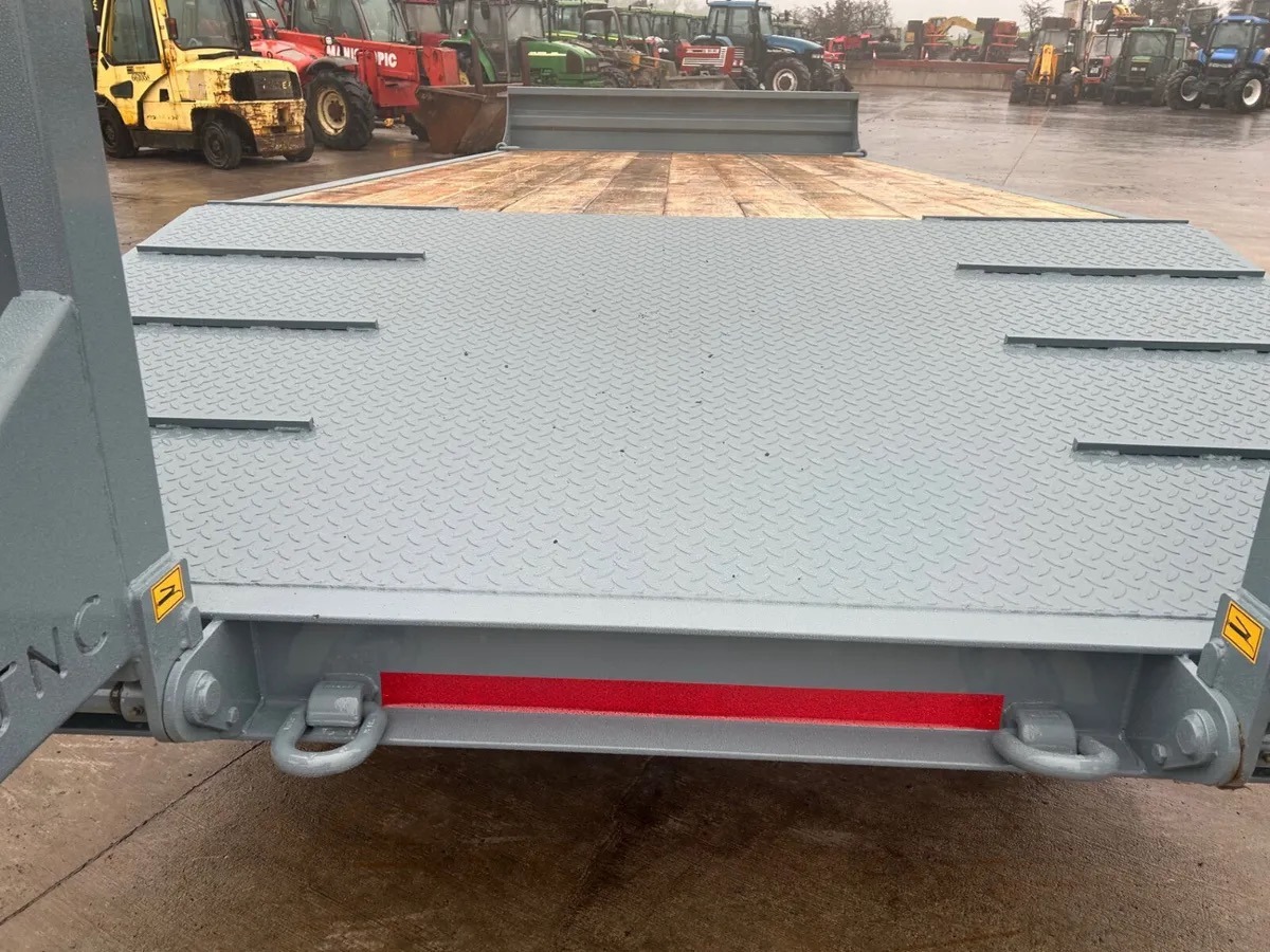 19 Tonne JNC Low-Loader