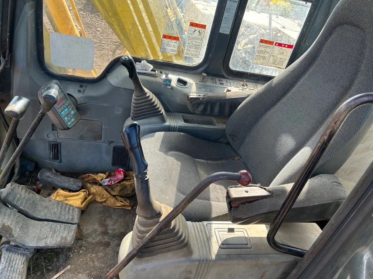 2002 Komatsu PC 130-6K