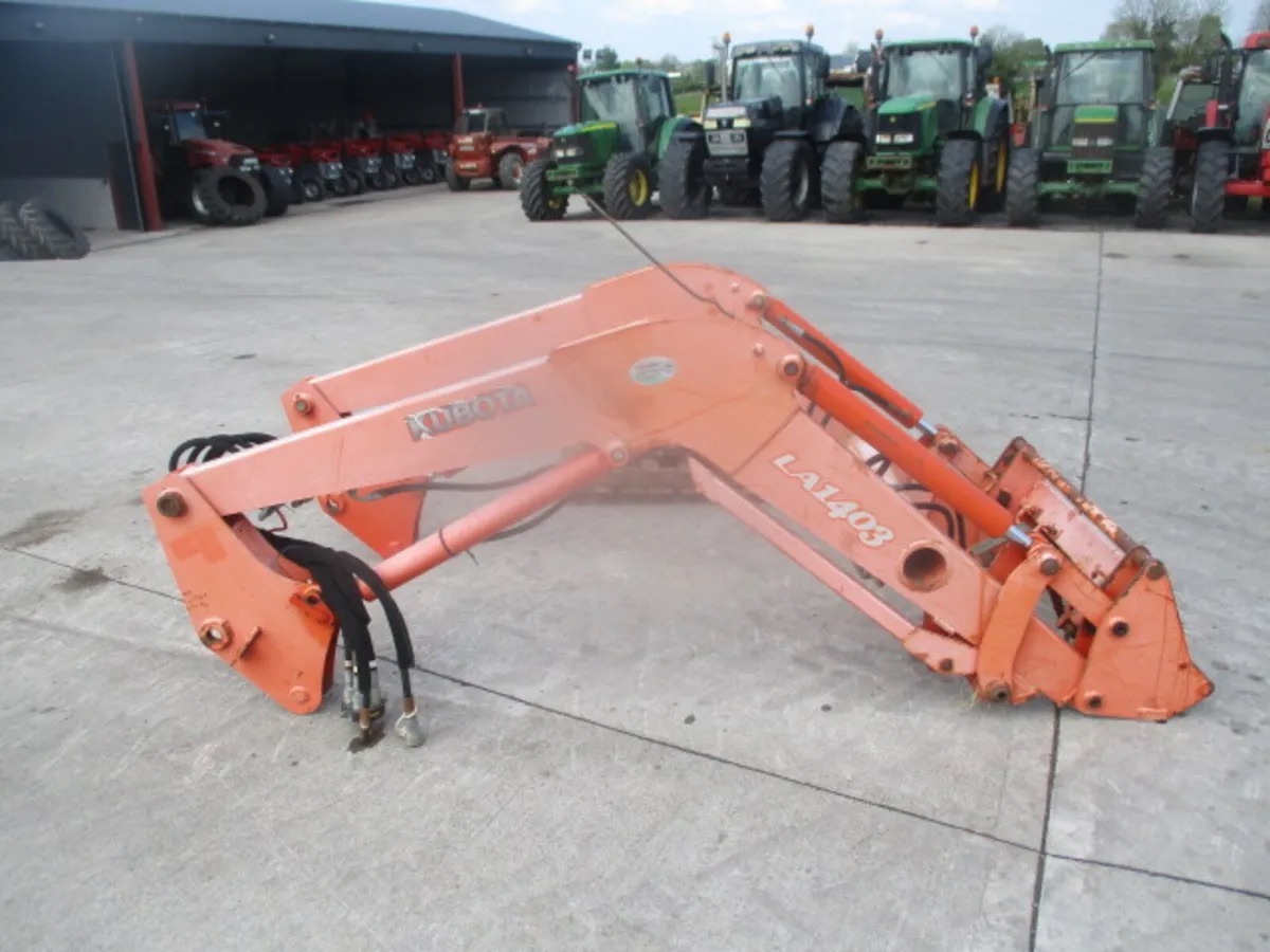 Kubota LA1403 Loader