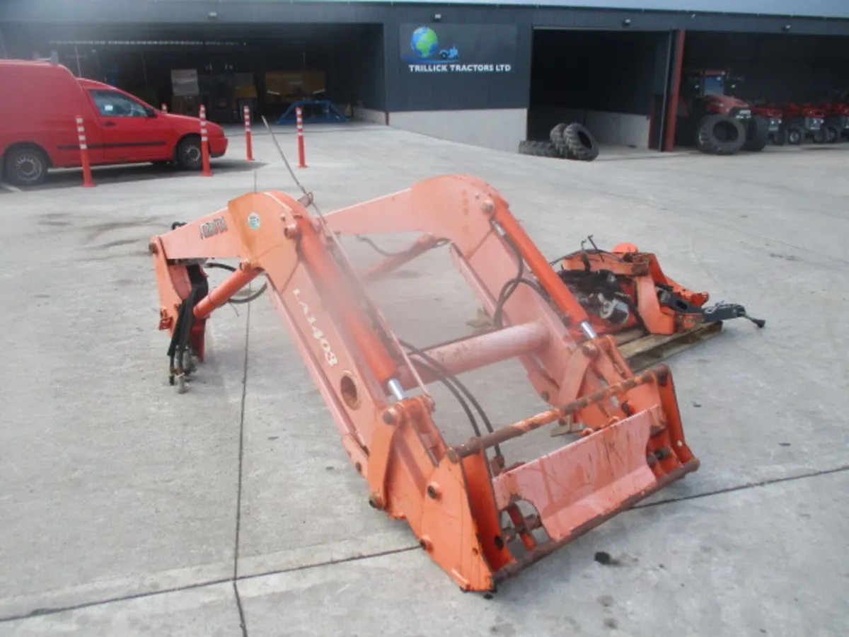 Kubota LA1403 Loader