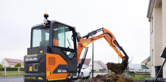 DEVELON Launches New DX23E-7 Electric Mini-Excavator