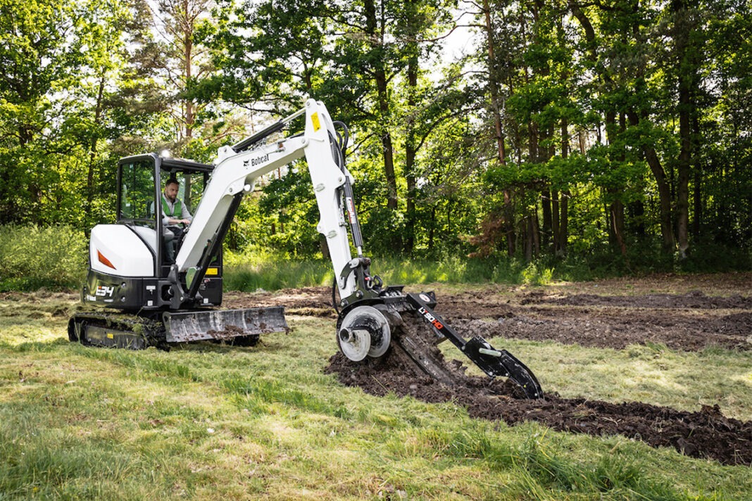 Bobcat Trencher (3)_red