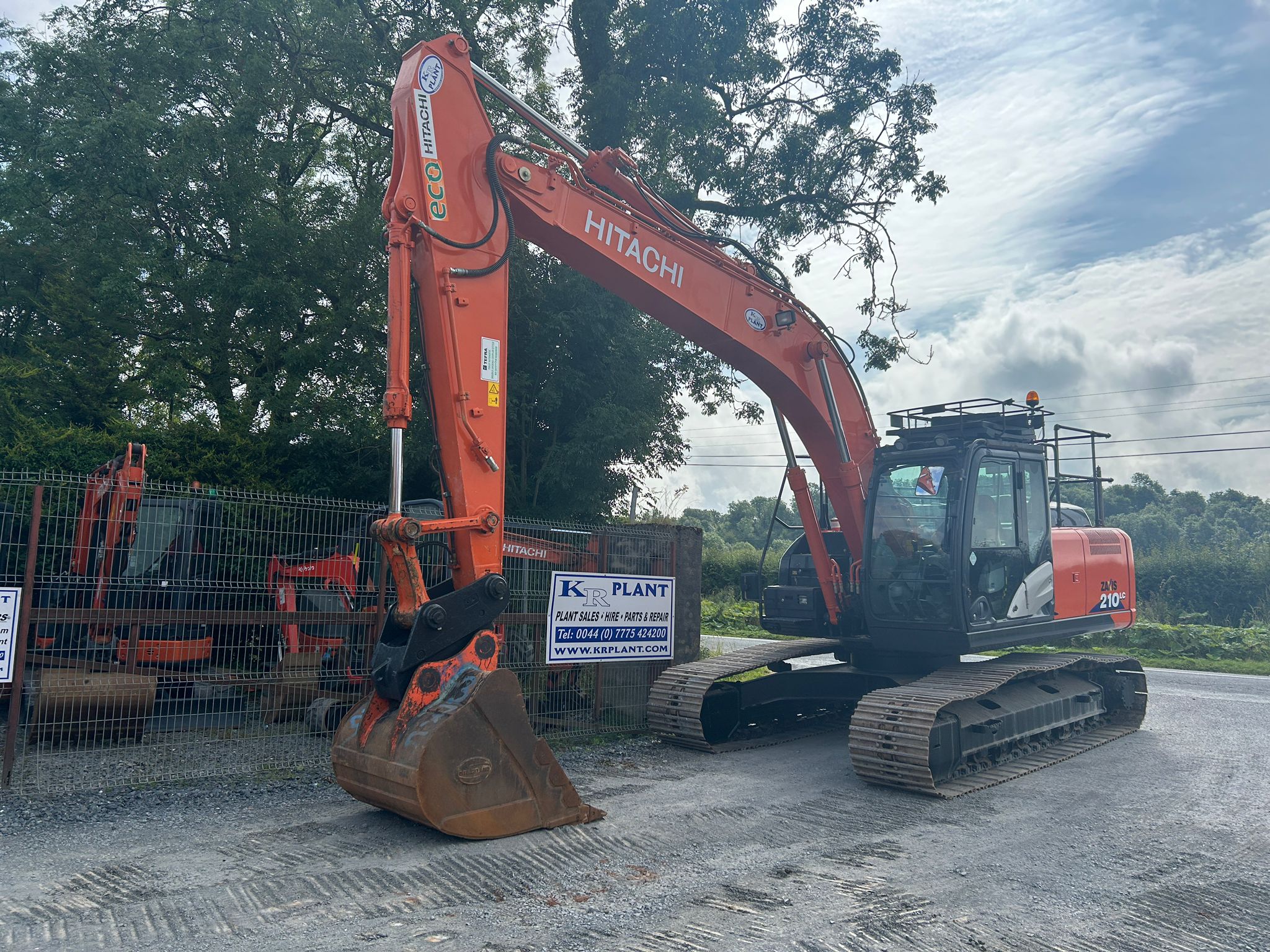 Hitachi ZX210LC-5B Year 2015