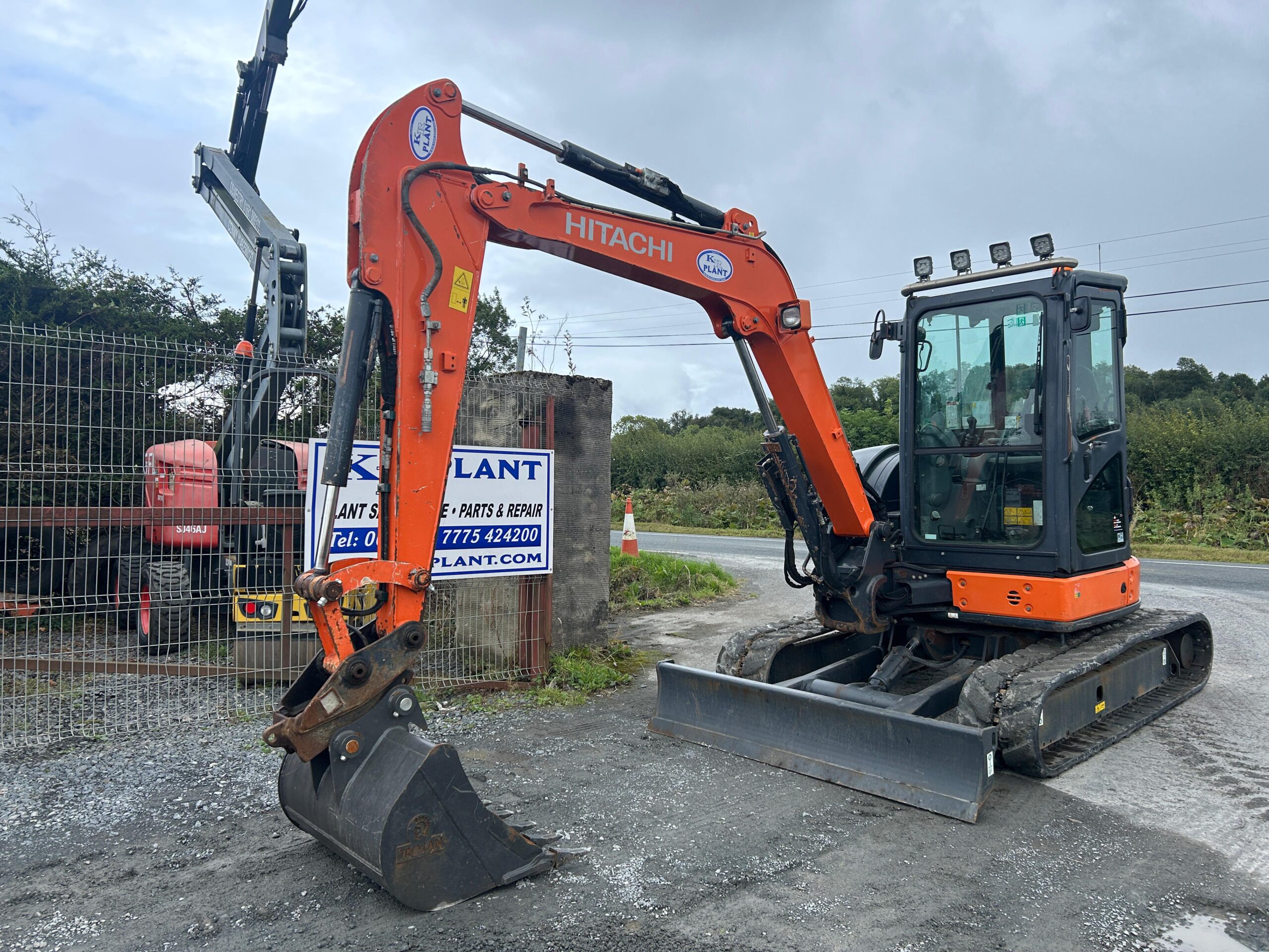 𝐇𝐢𝐭𝐚𝐜𝐡𝐢 𝐳𝐱𝟓𝟓𝐔-𝟓