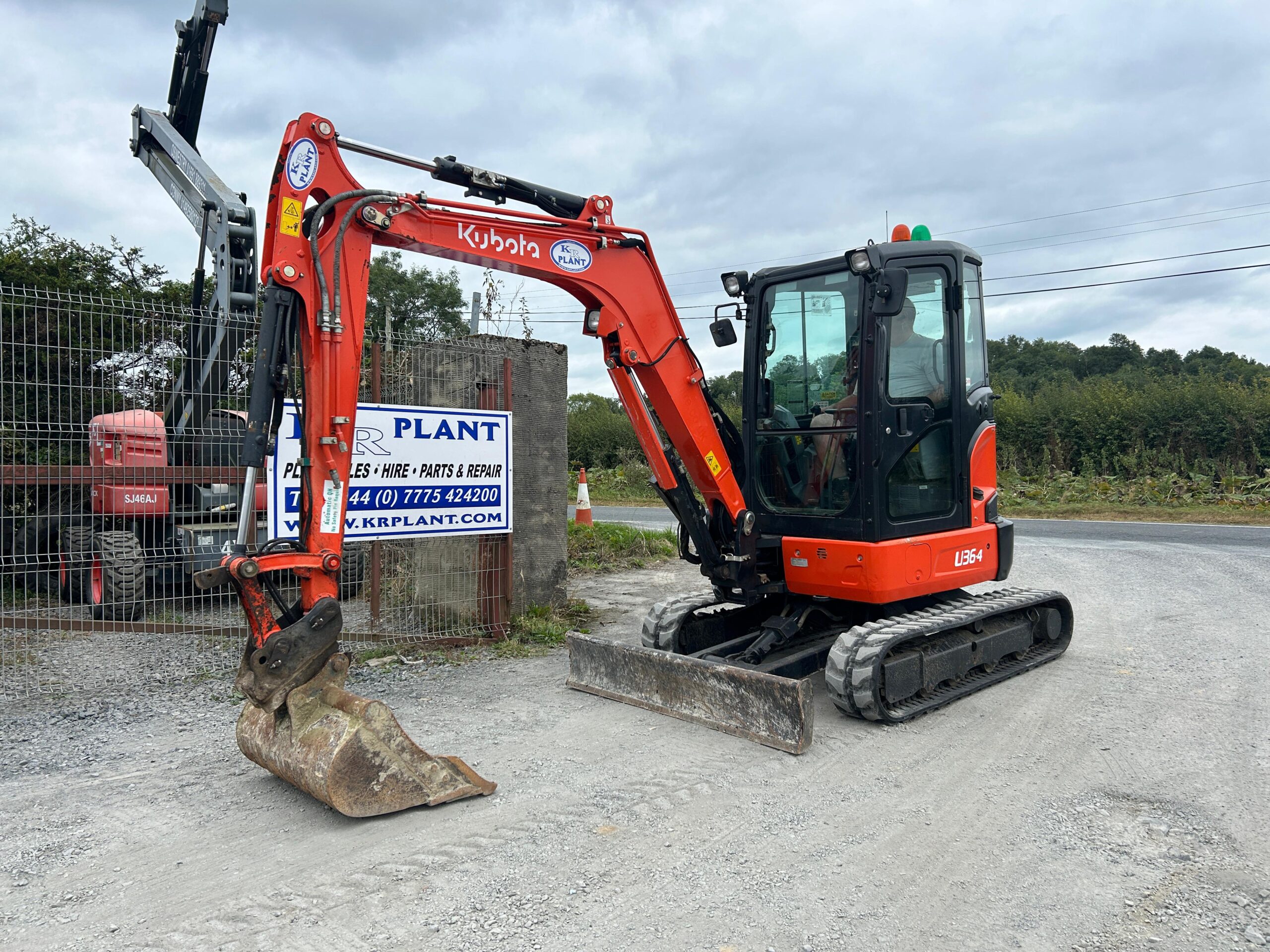 𝗞𝘂𝗯𝗼𝘁𝗮 𝗨𝟯𝟲-𝟰 𝗛𝗶-𝘀𝗽𝗲𝗰