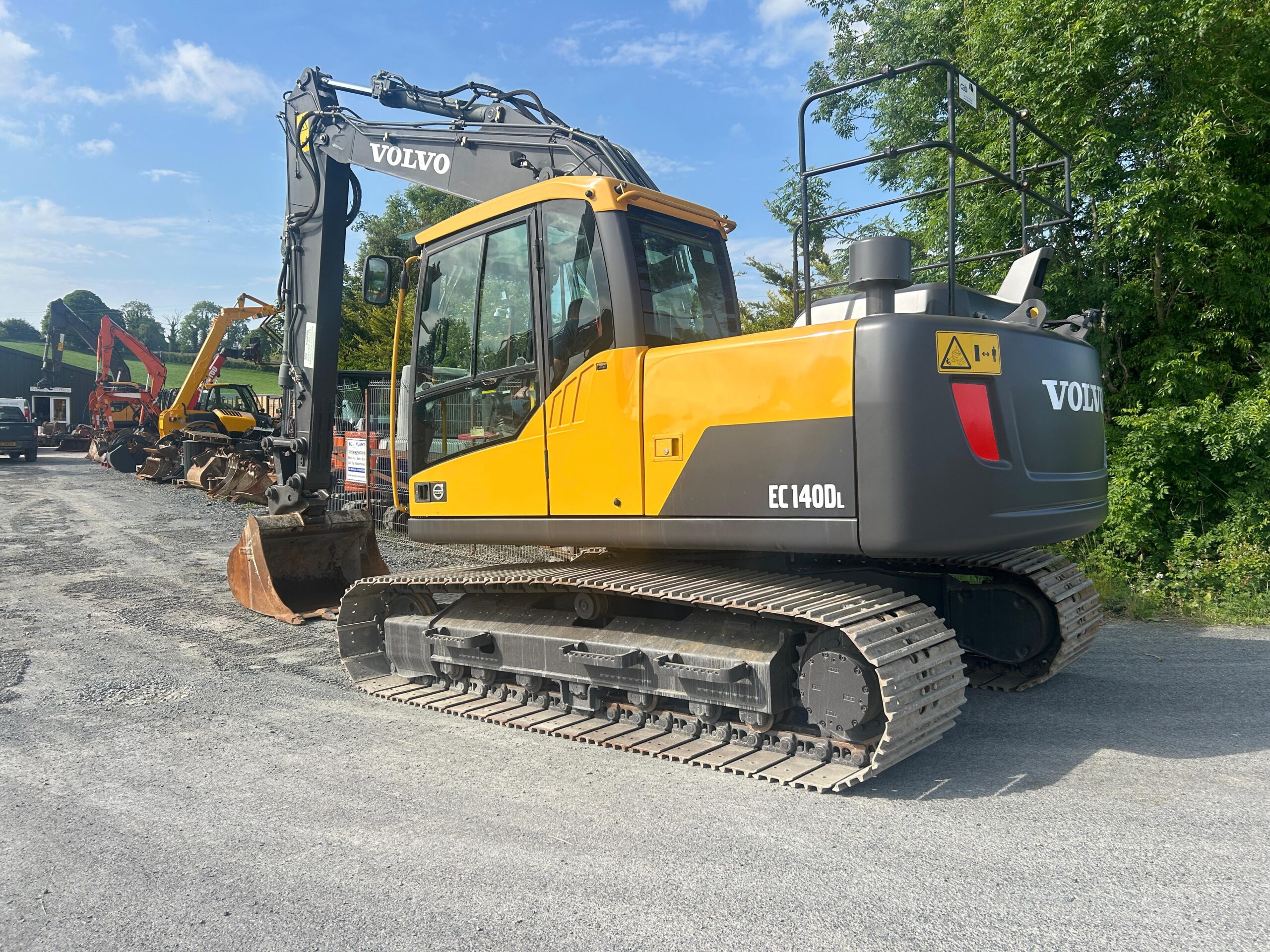 𝐕𝐨𝐥𝐯𝐨 𝐄𝐂𝟏𝟒𝟎𝐃𝐋