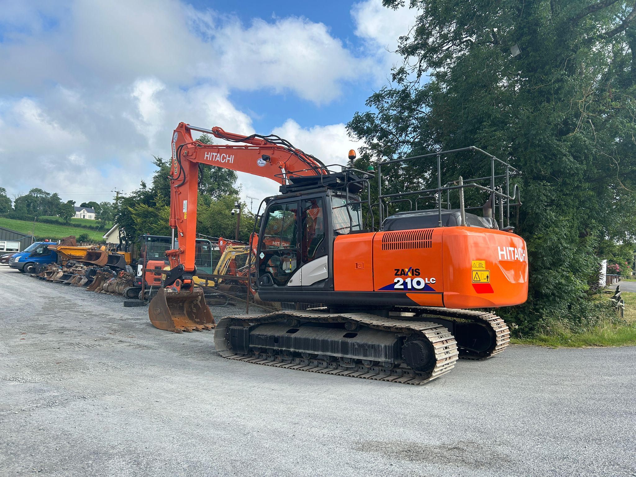 Hitachi ZX210LC-5B Year 2015