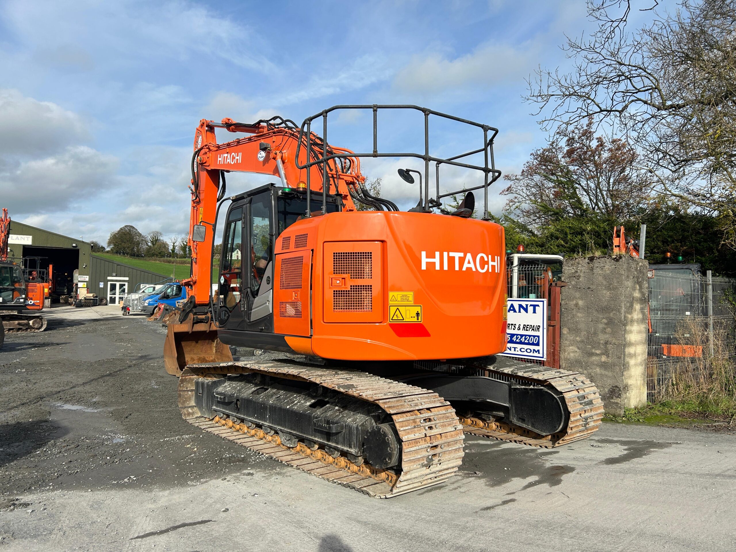 Hitachi ZX225USLC-6 Year 2021