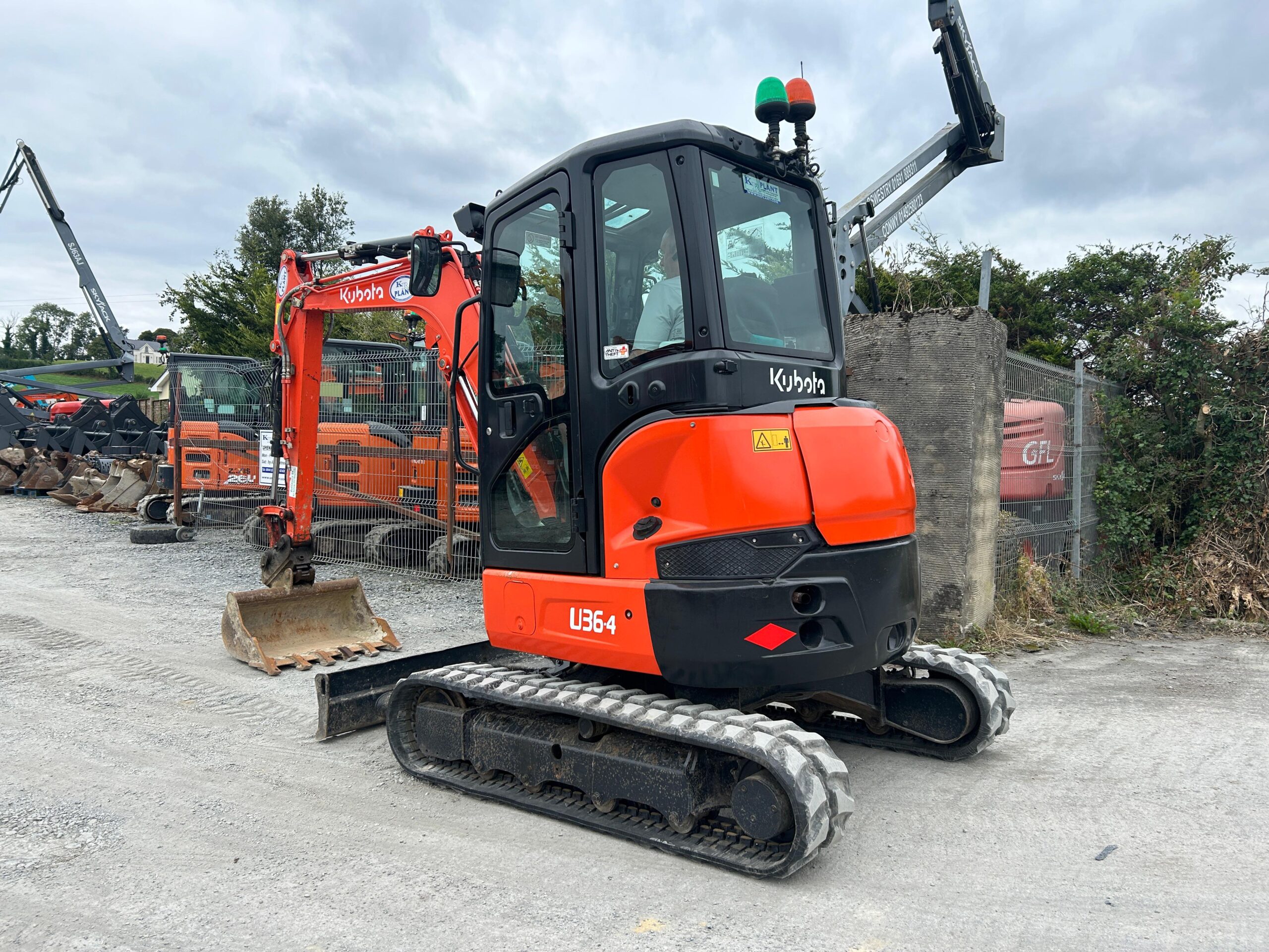 𝗞𝘂𝗯𝗼𝘁𝗮 𝗨𝟯𝟲-𝟰 𝗛𝗶-𝘀𝗽𝗲𝗰