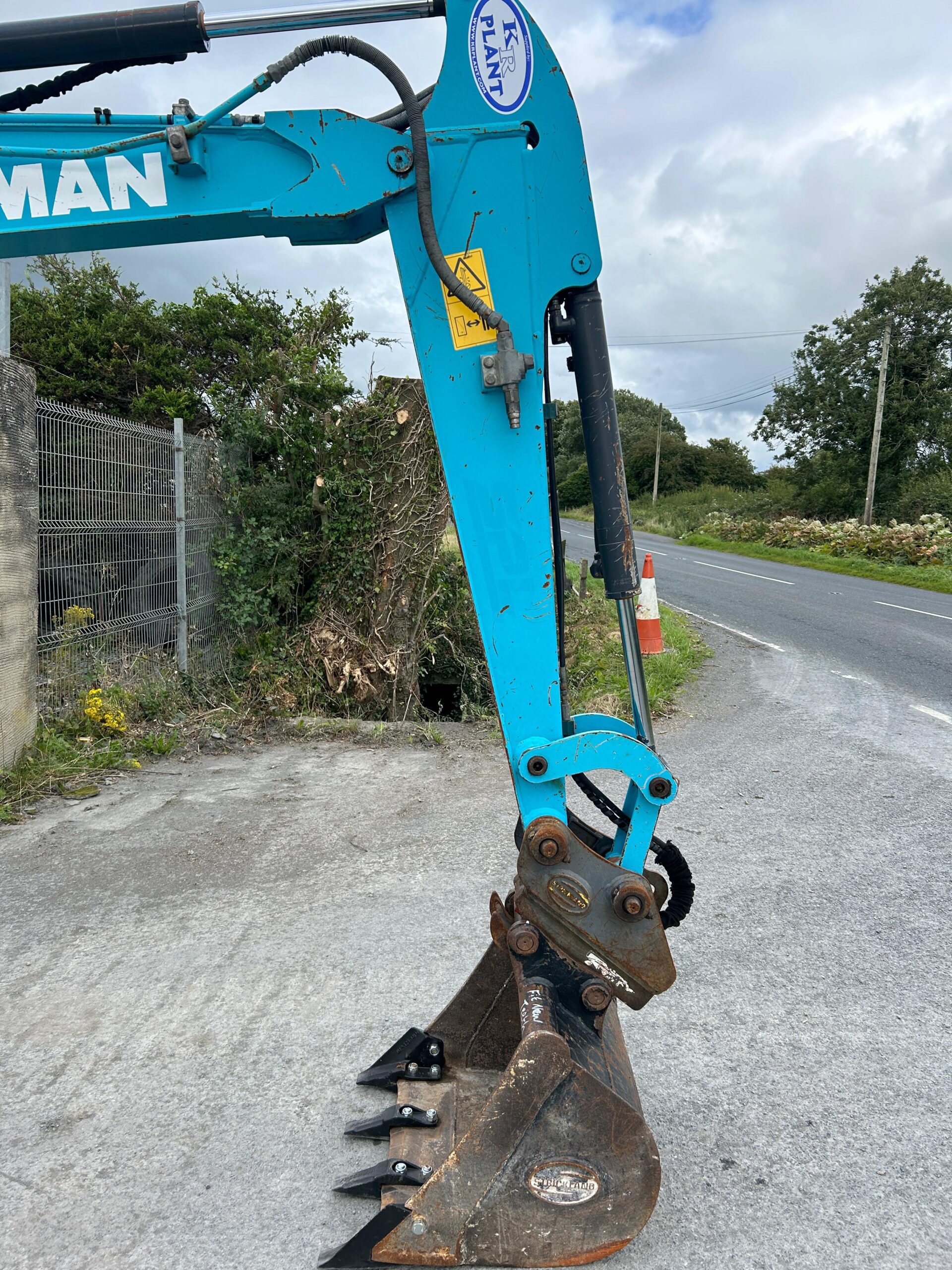 𝐀𝐢𝐫𝐦𝐚𝐧 𝐇𝐢𝐭𝐚𝐜𝐡𝐢 𝐙𝐗𝟐𝟔𝐔-𝟔