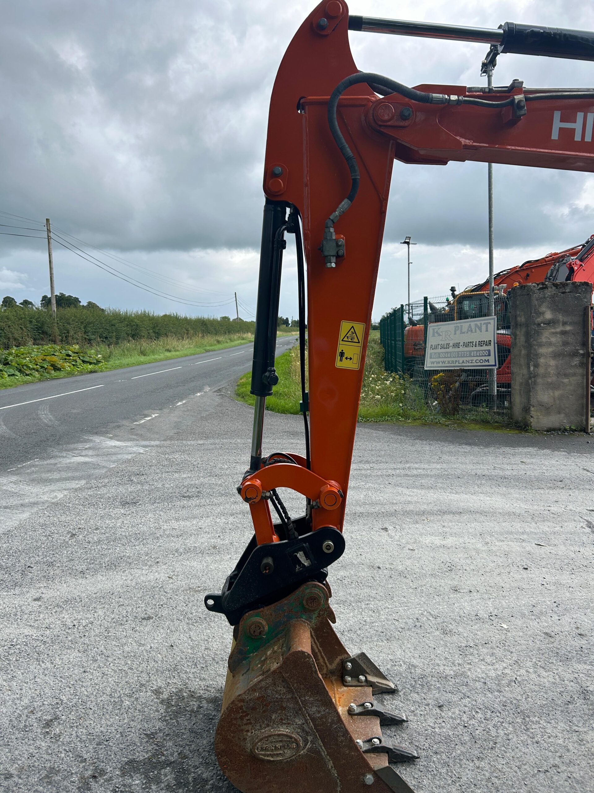 𝐇𝐢𝐭𝐚𝐜𝐡𝐢 𝐙𝐗𝟐𝟔𝐔-𝟔