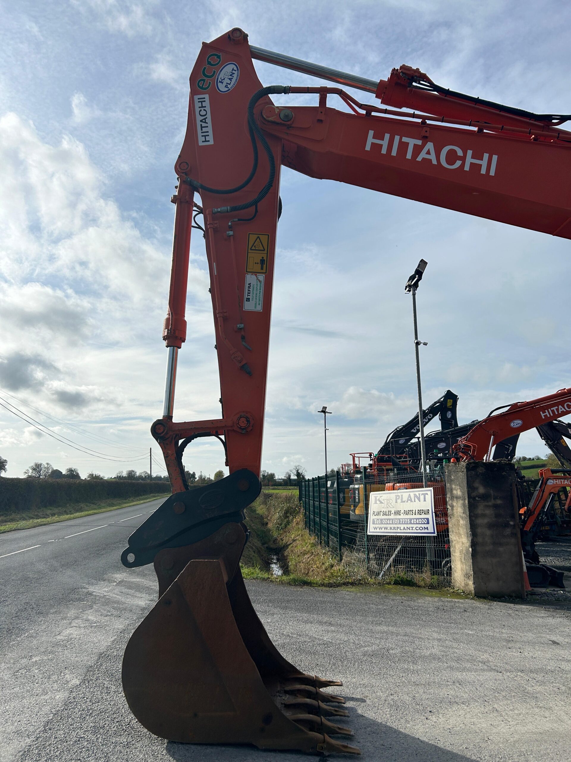 Hitachi ZX225USLC-6 Year 2021