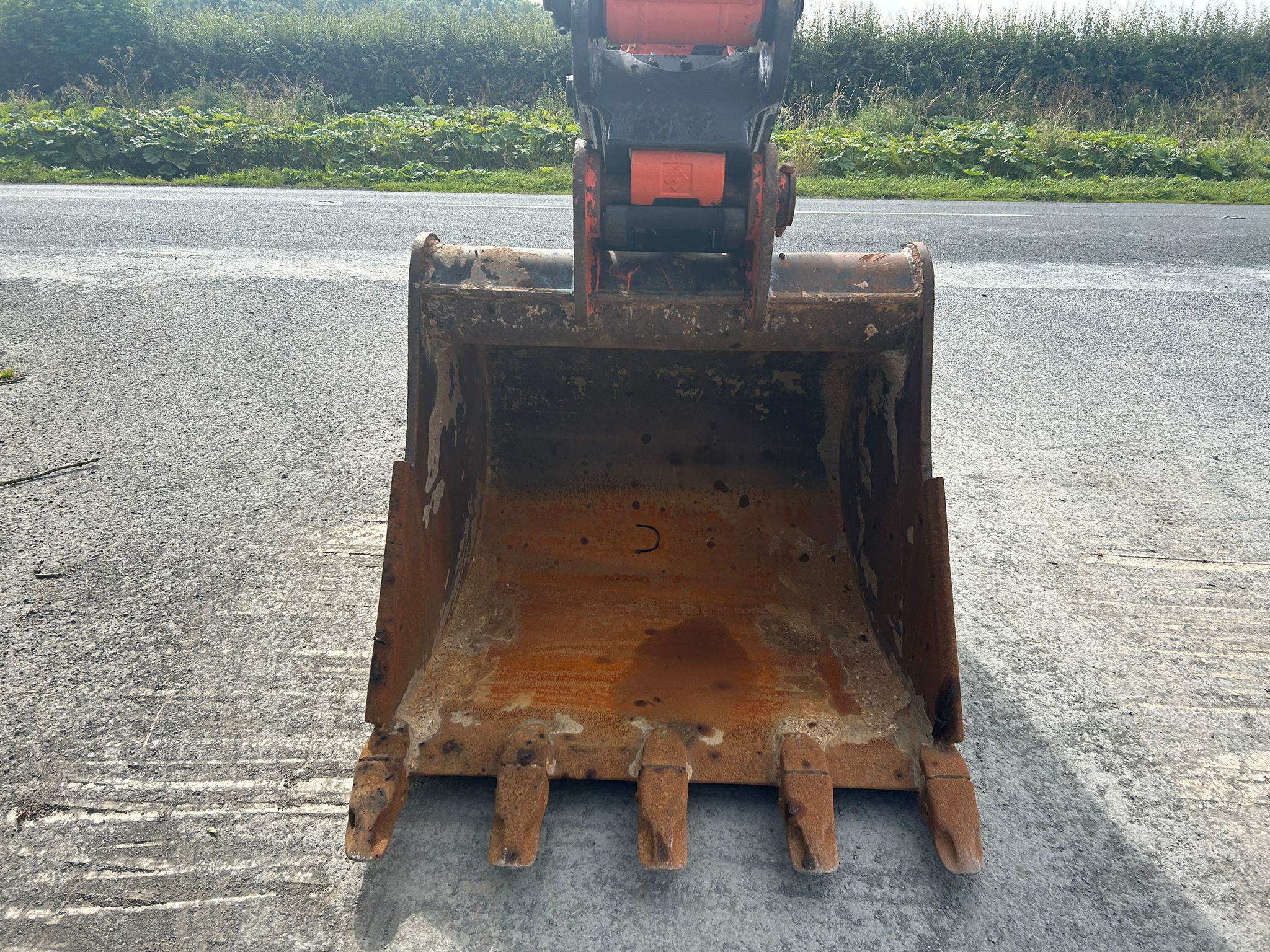 Hitachi ZX210LC-5B Year 2015