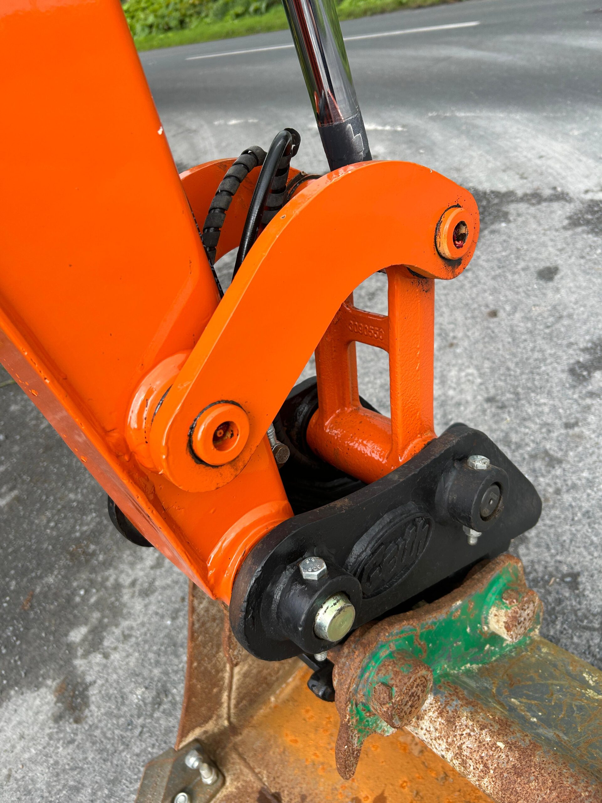 𝐇𝐢𝐭𝐚𝐜𝐡𝐢 𝐙𝐗𝟐𝟔𝐔-𝟔