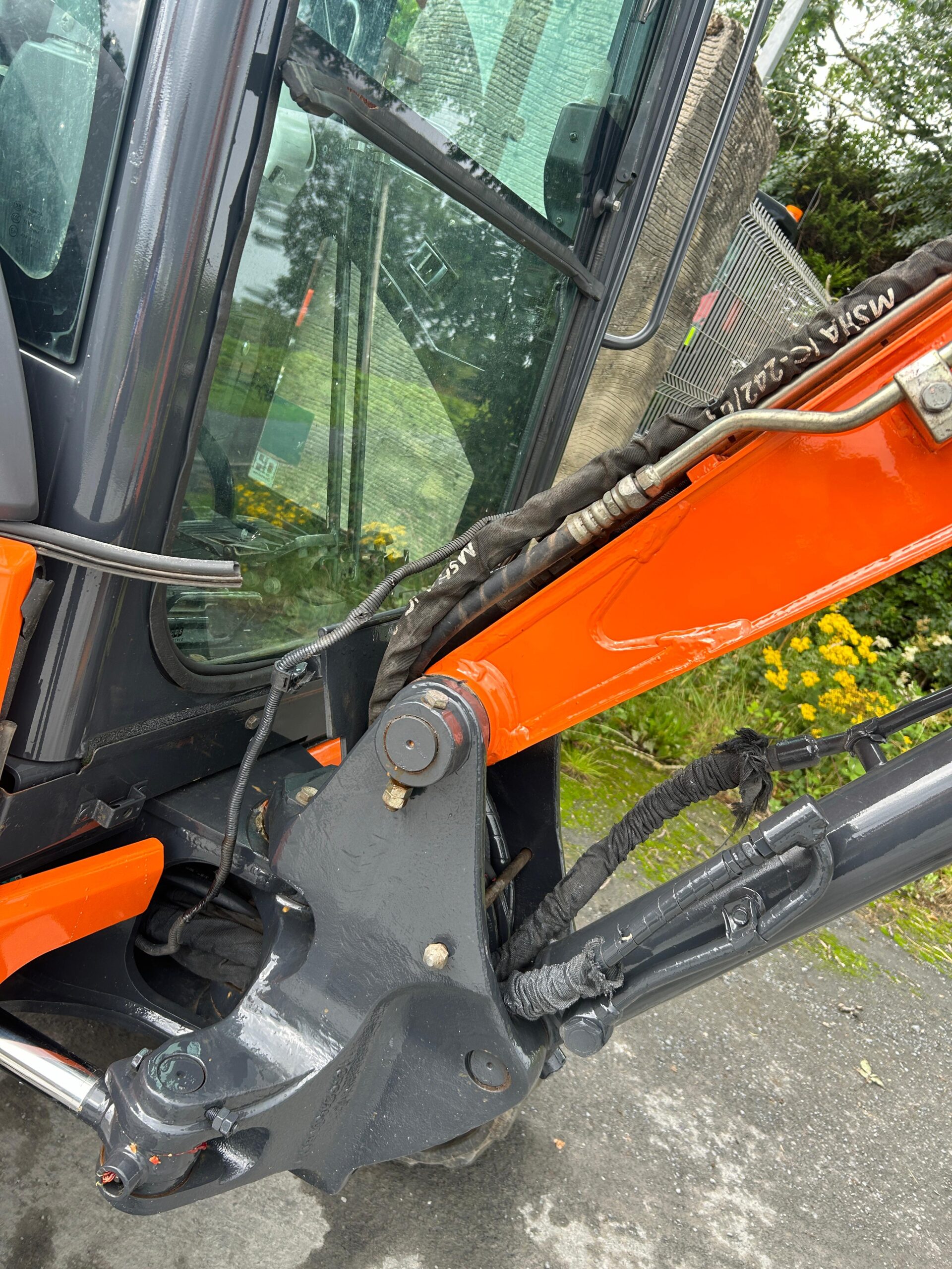 𝐇𝐢𝐭𝐚𝐜𝐡𝐢 𝐙𝐗𝟐𝟔𝐔-𝟔