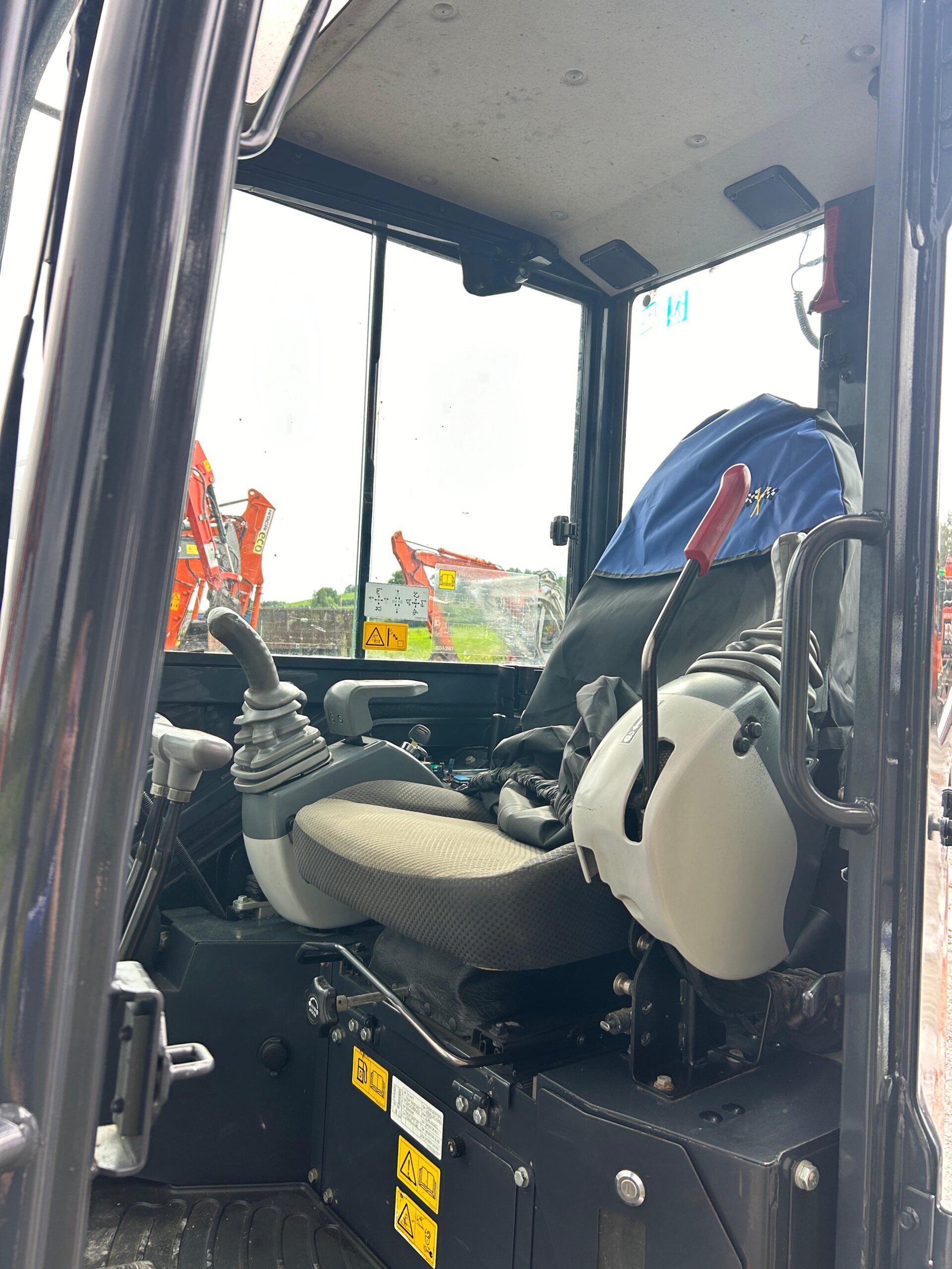 𝐇𝐢𝐭𝐚𝐜𝐡𝐢 𝐙𝐗𝟐𝟔𝐔-𝟔