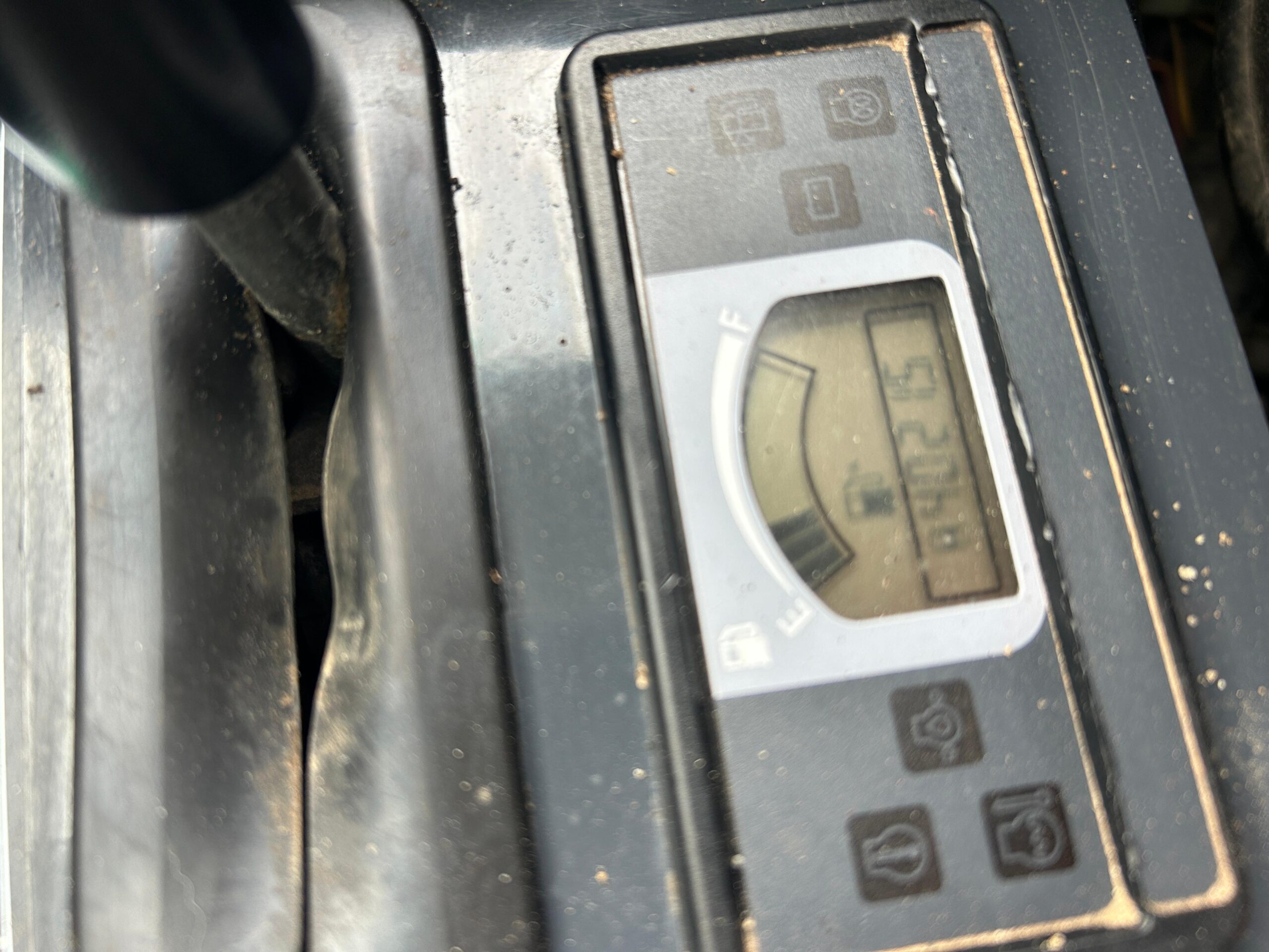 𝐇𝐢𝐭𝐚𝐜𝐡𝐢 𝐙𝐗𝟐𝟔𝐔-𝟔