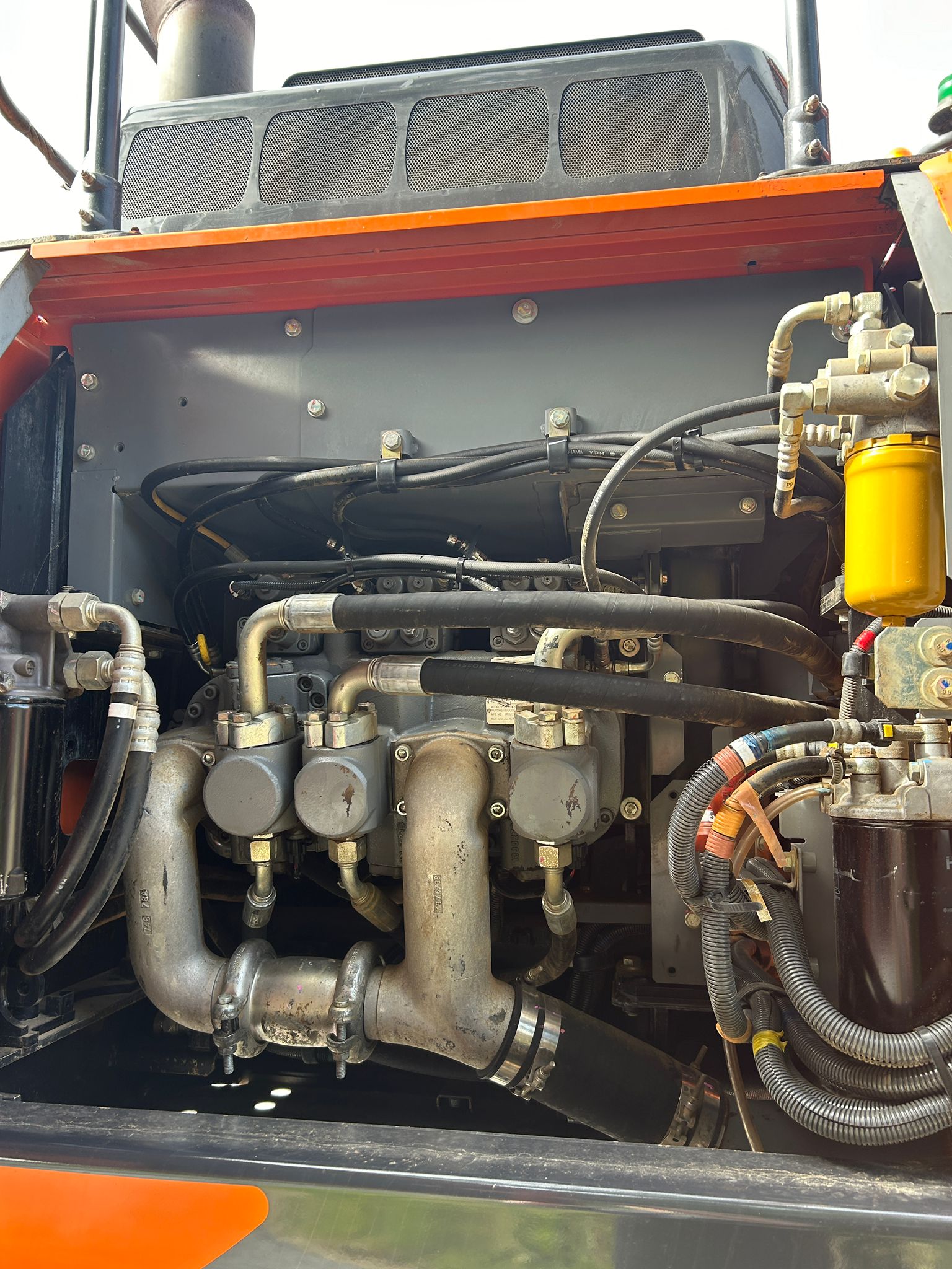 Hitachi ZX210LC-5B Year 2015