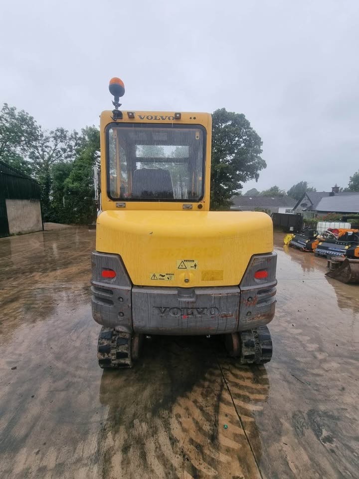 2003 VOLVO EC35