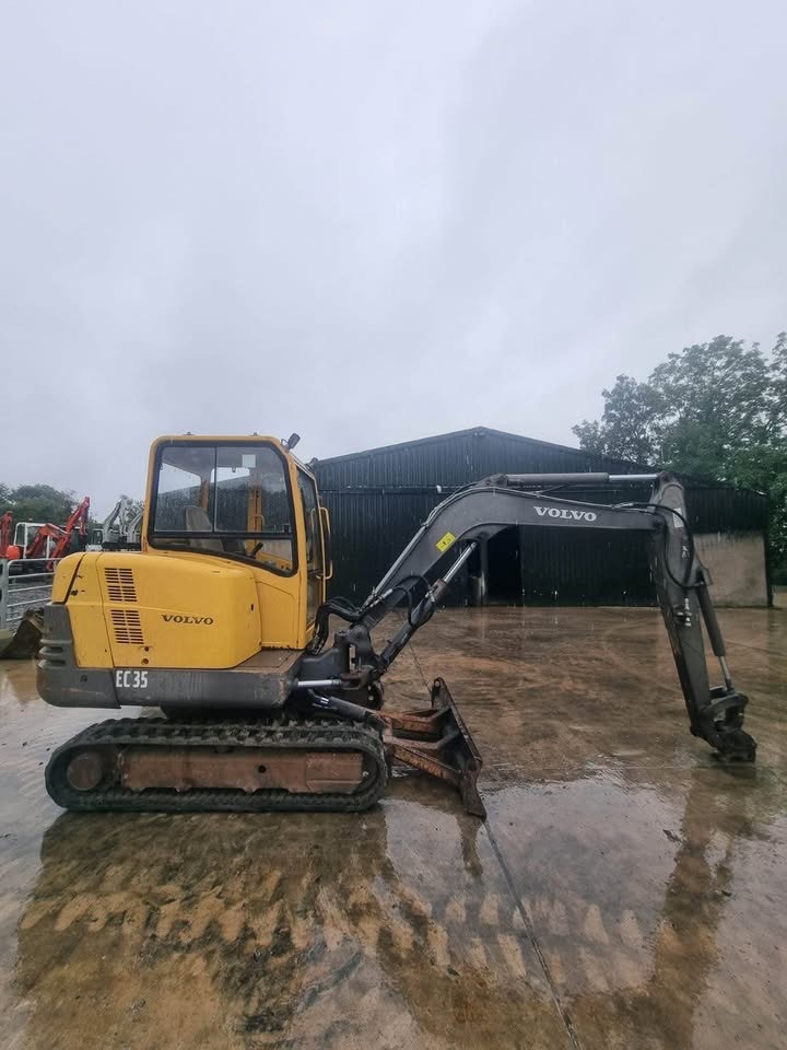 2003 VOLVO EC35