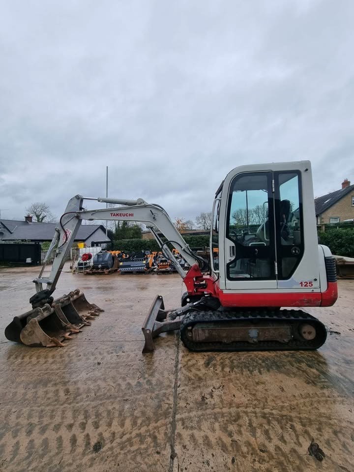 2018 TAKEUCHI tb250