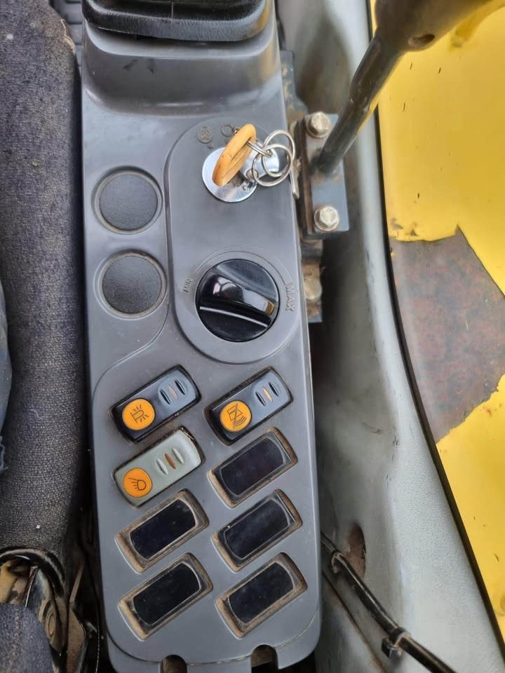 2008 KOMATSU PC88MR-6