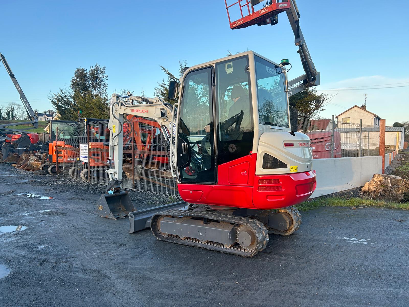 Takeuchi TB230 Year 2016