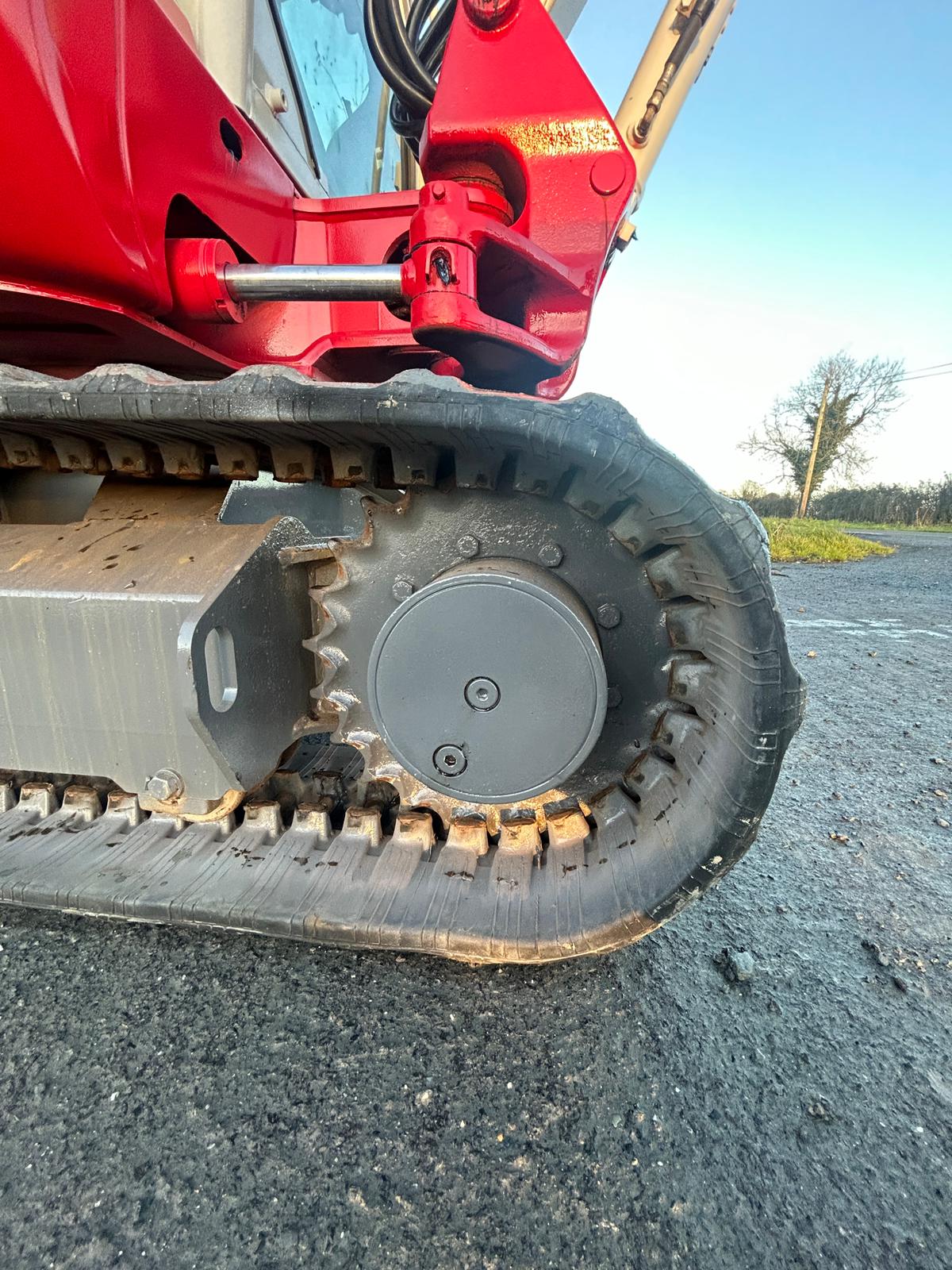 Takeuchi TB230 Year 2016