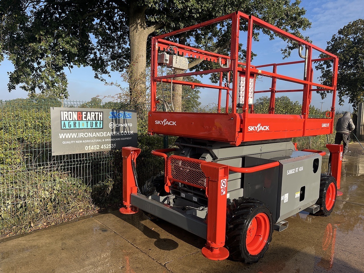 Skyjack SJ6832RT Scissor Lift 2014