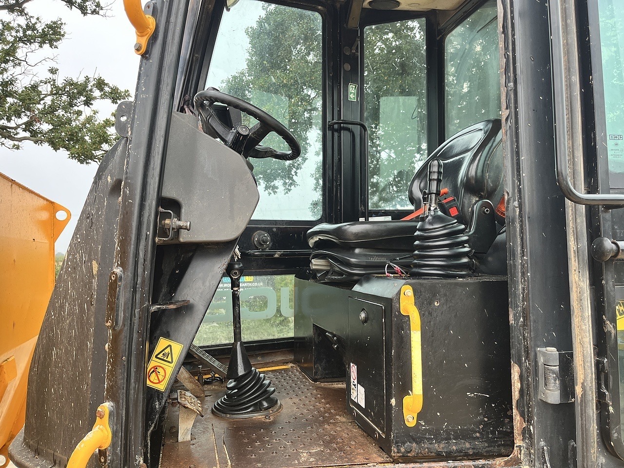 JCB 9T-1FT Cabbed Dumper 2018