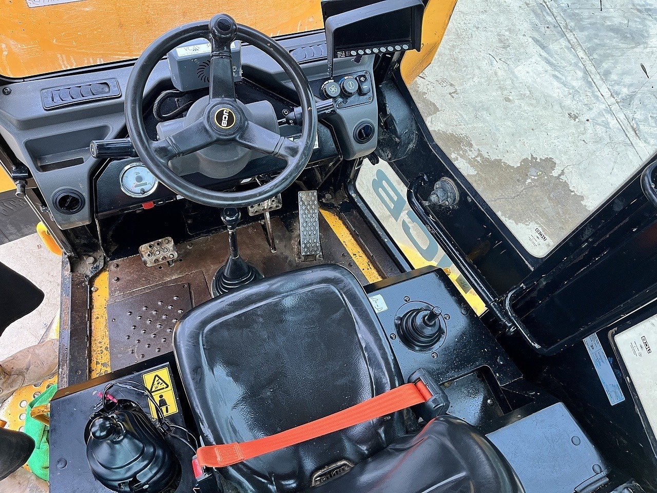 JCB 9T-1FT Cabbed Dumper 2018