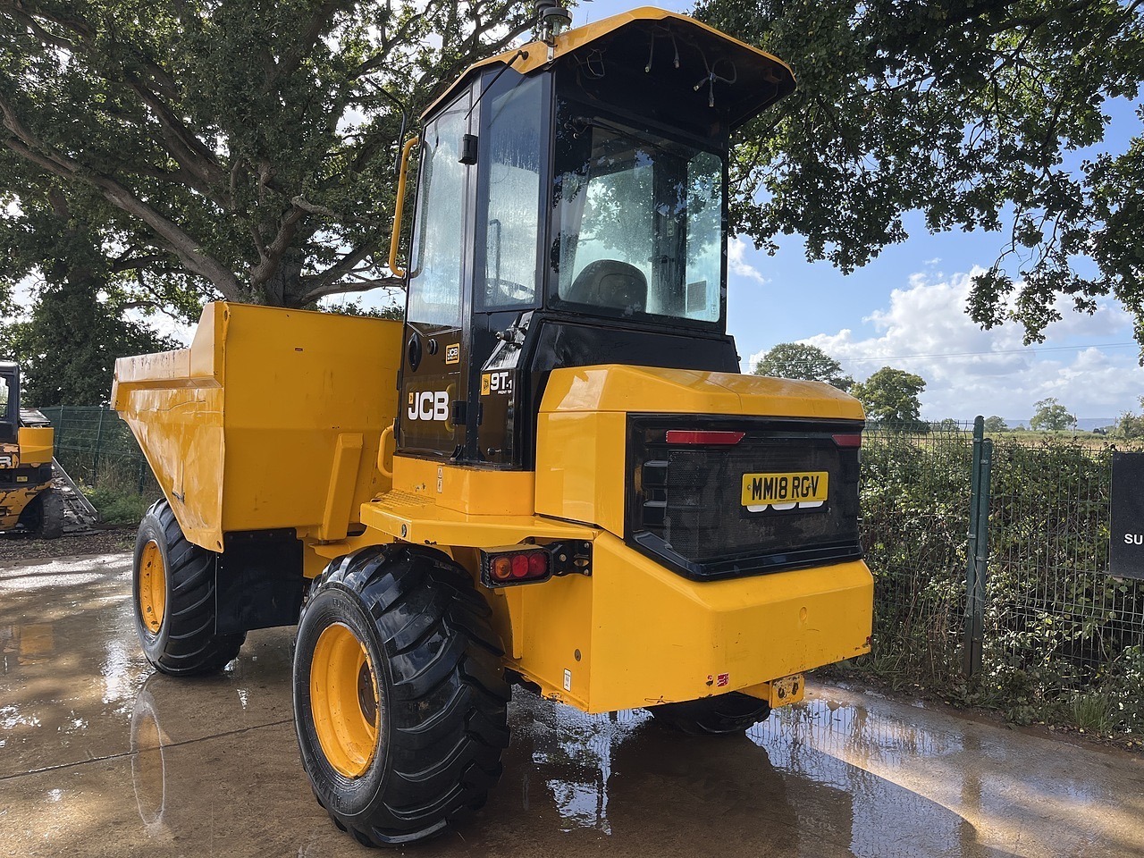 JCB 9T-1 FT Cabbed Dumper 2018