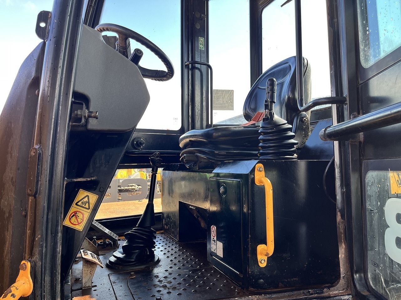 JCB 9T-1 FT Cabbed Dumper 2018