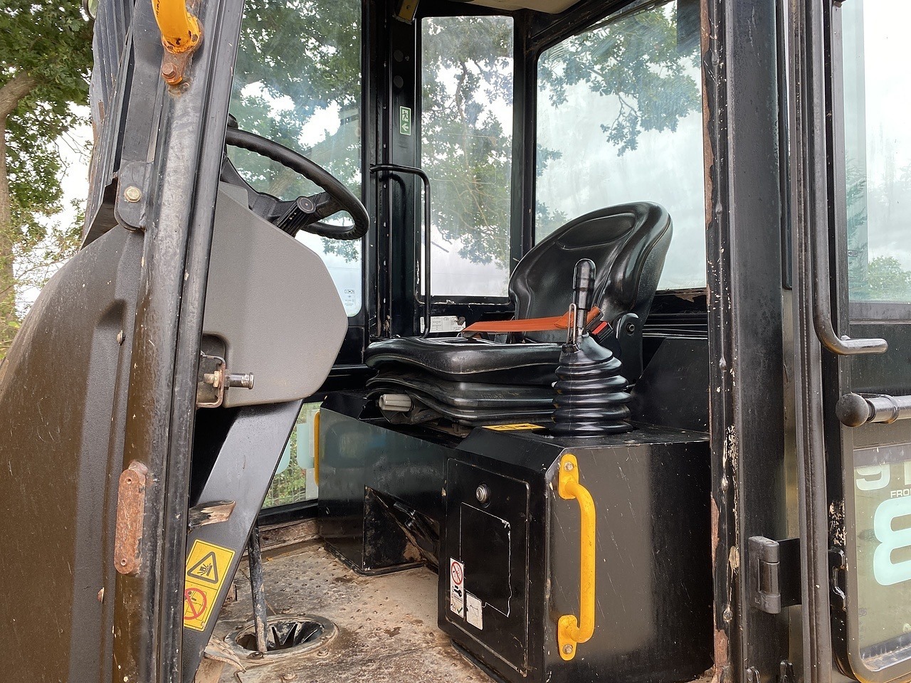 JCB 9T-1 FT Cabbed Dumper 2018
