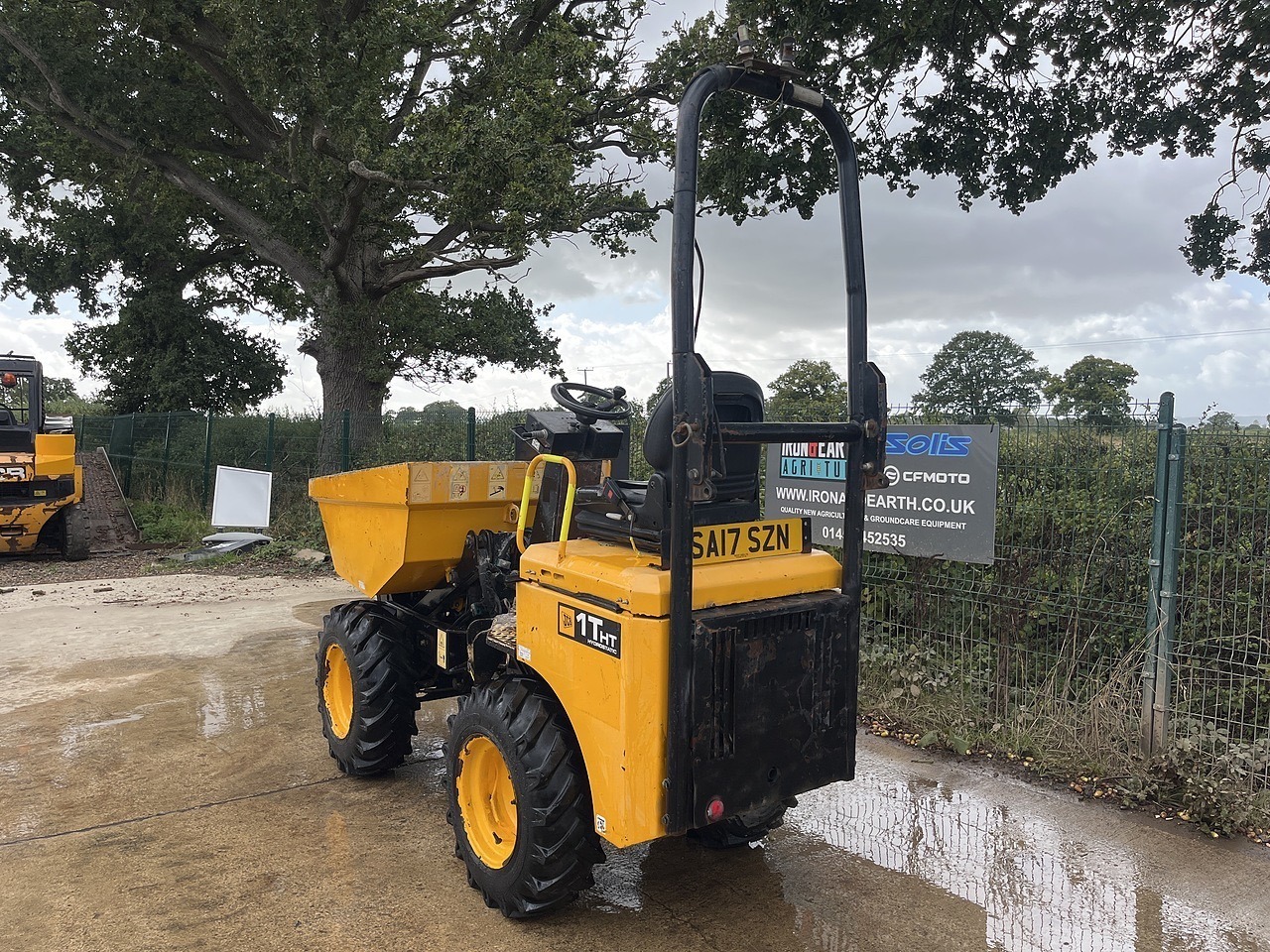 JCB 1T Hi Tip Dumper 2017