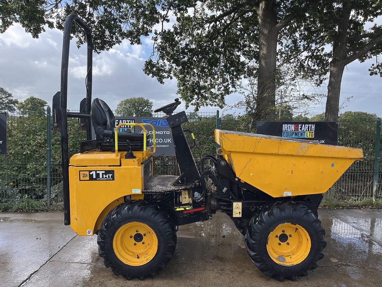 JCB 1T Hi Tip Dumper 2017