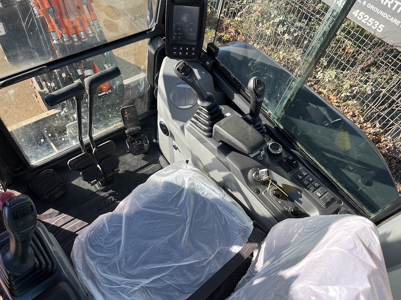 Doosan DX27Z-7 Excavator 2022