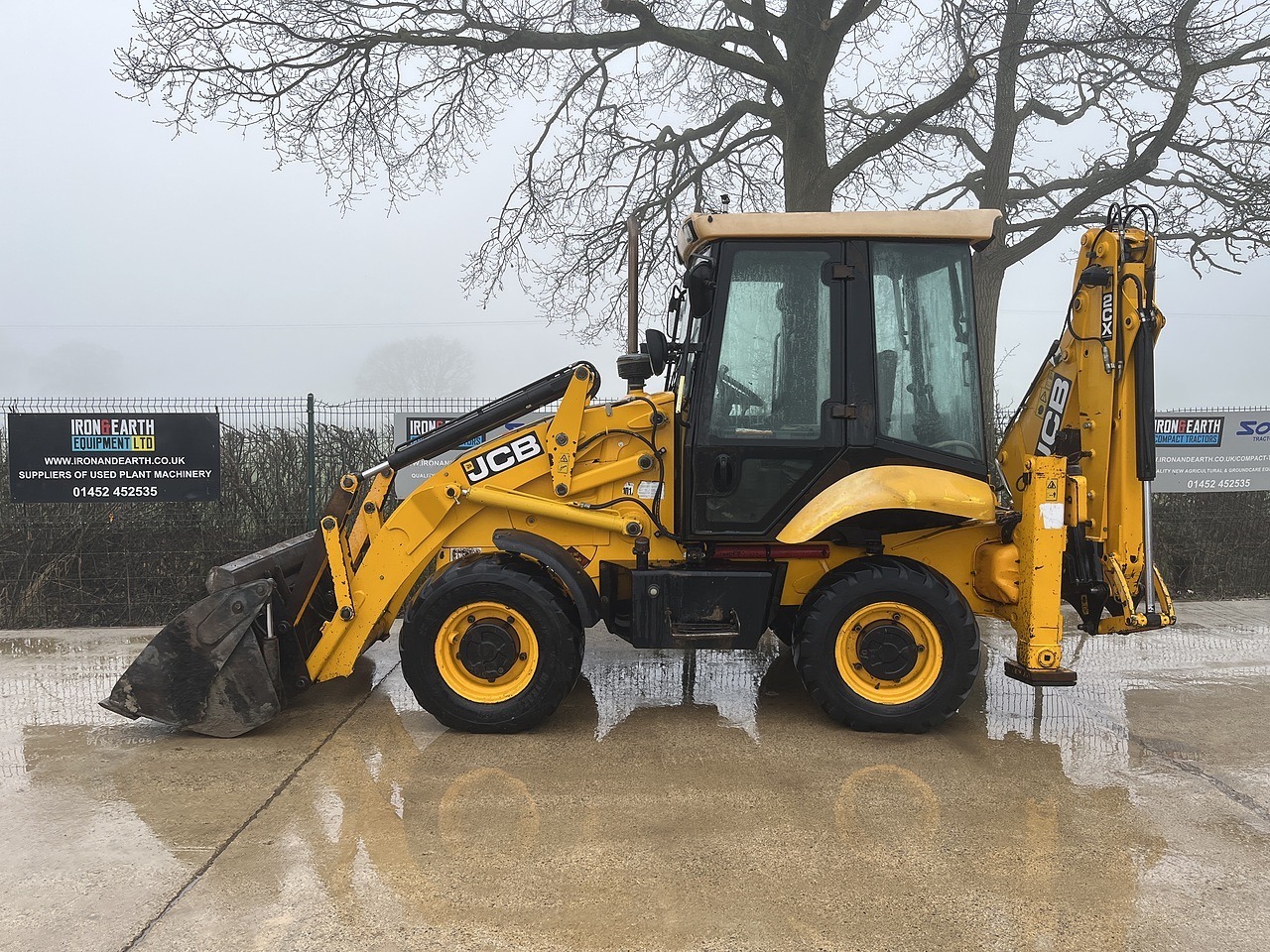 JCB 2CX Streetmaster Front Loader 2013