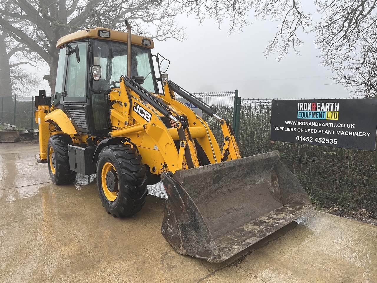 JCB 2CX Streetmaster Front Loader 2013