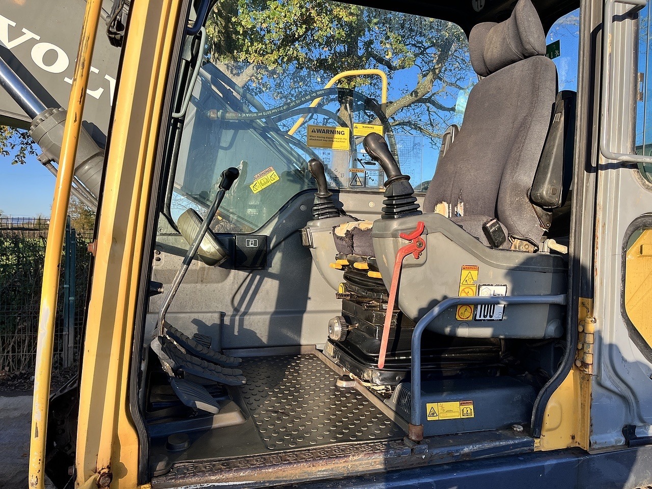 Volvo EC140BLC Excavator 2005