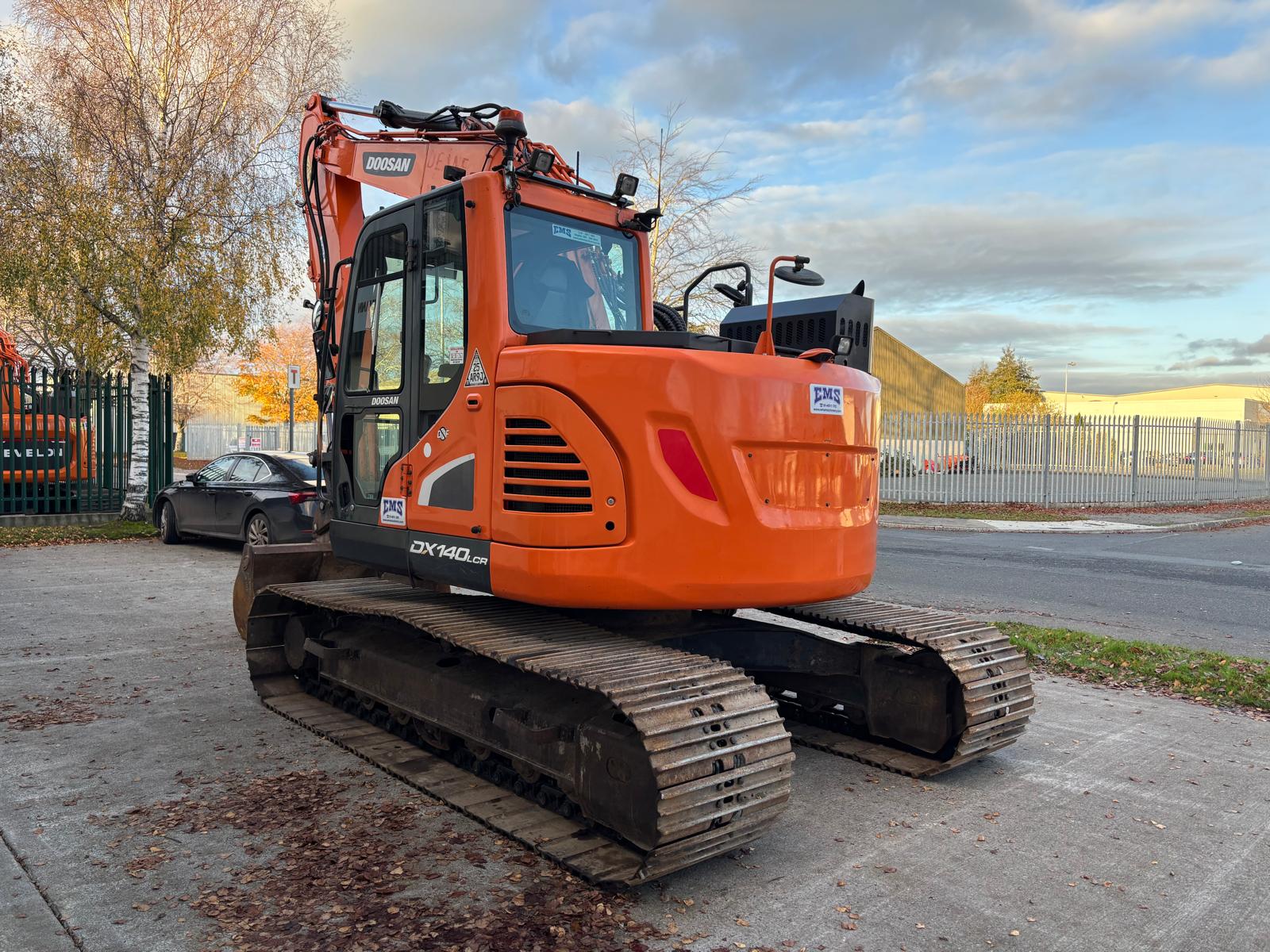 2017 Doosan DX140LCR-5