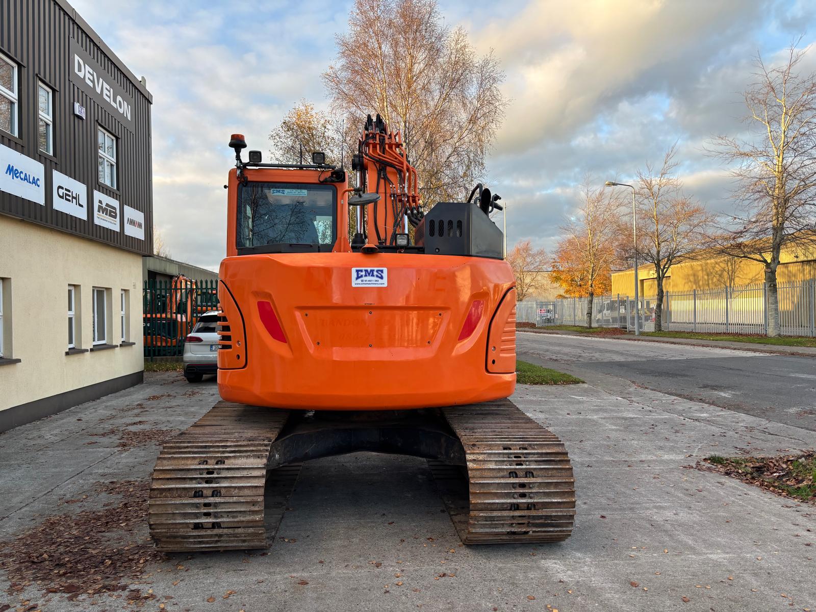 2017 Doosan DX140LCR-5
